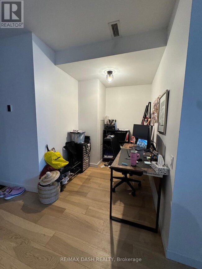 Photo du bâtiment - 390-390 Cherry St