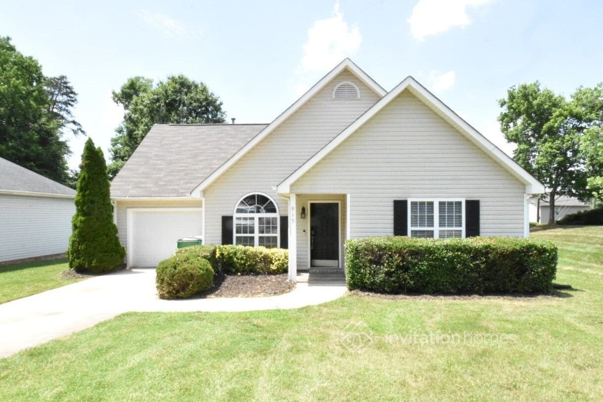 Primary Photo - 915 Jordans Pond Ln