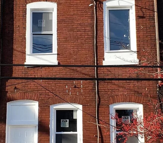 Primary Photo - 872 E State St
