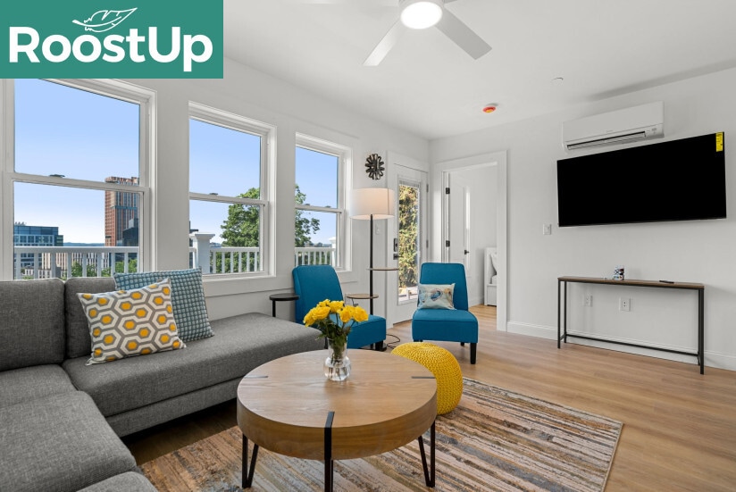 Primary Photo - RoostUp Furnished Private Bedroom with Pri...