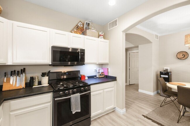 Building Photo - 2 Bedroom Condo in Summerlin, Las Vegas