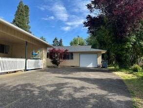 Building Photo - 475 NW Walnut Blvd