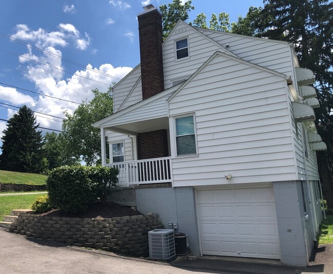 Building Photo - 167 Ridgecrest Rd
