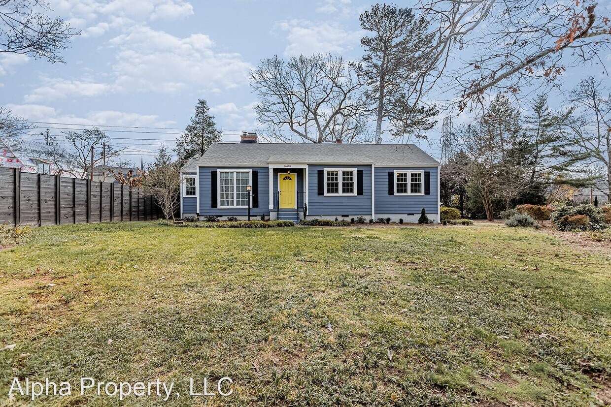 Foto principal - 3 br, 2 bath House - 12 Wedgewood Dr