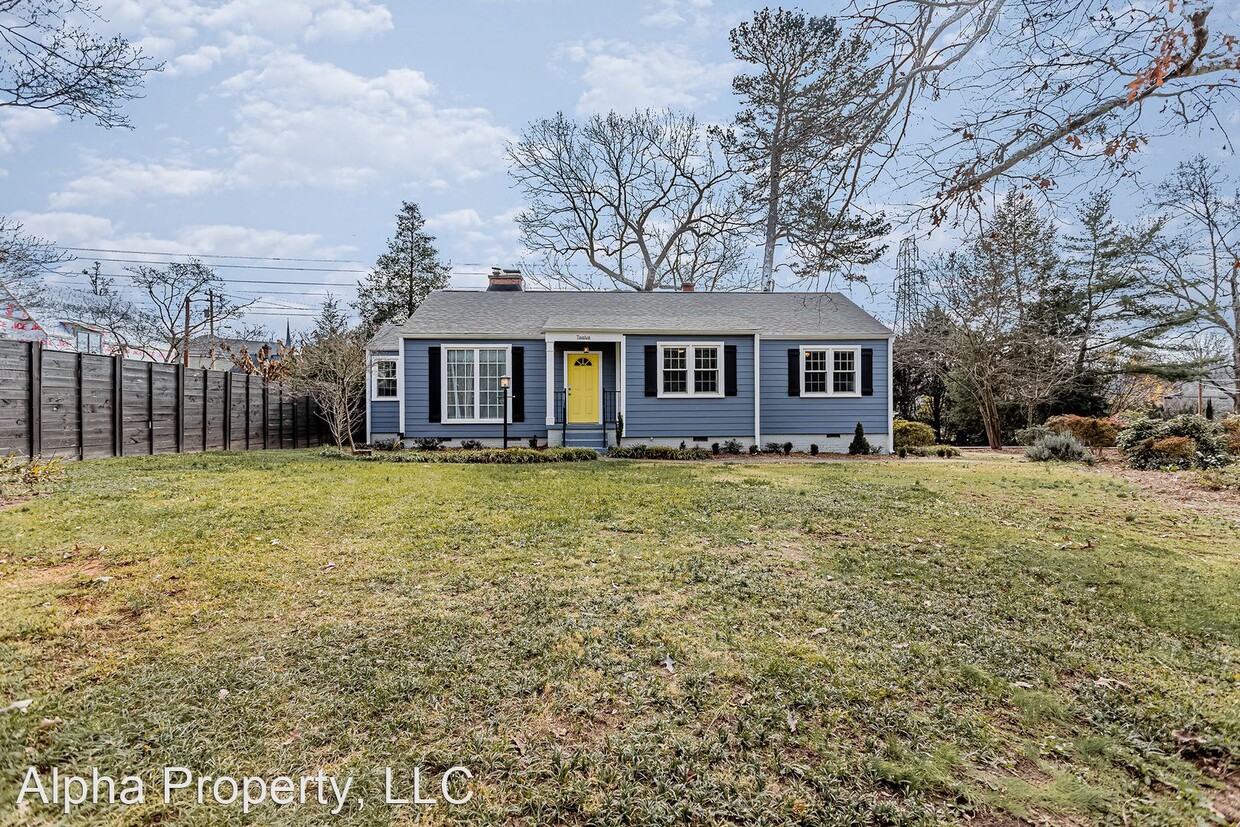 Primary Photo - 3 br, 2 bath House - 12 Wedgewood Dr