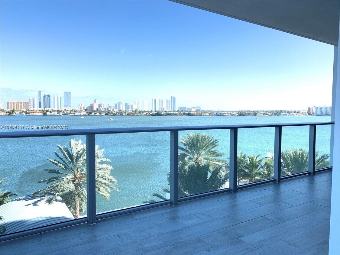 17301 Biscayne Blvd Unit 410, North Miami Beach, FL 33160 Condo for