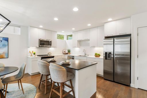 Building Photo - Stand-Alone Modern Home with Elliott Bay Views