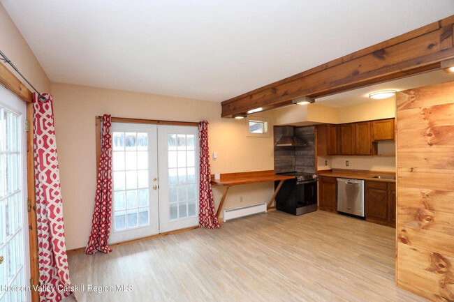 Building Photo - 340 Abeel St