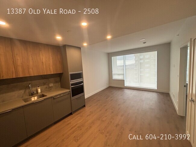 Building Photo - Condo In Holland 2