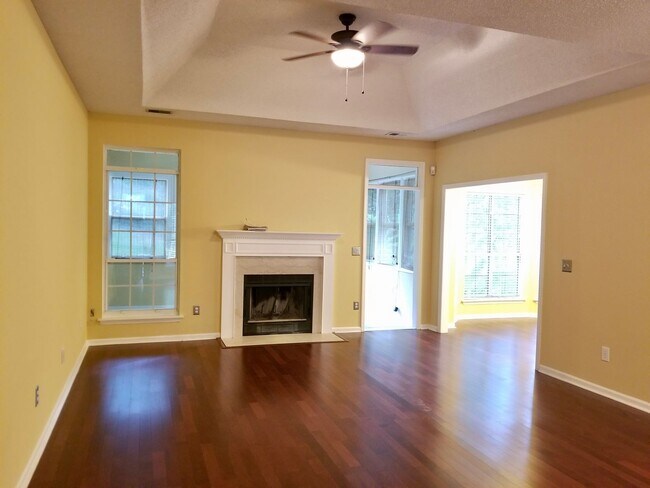 Building Photo - Lovely 3 bedroom home in Belle Hall - Mt. ...