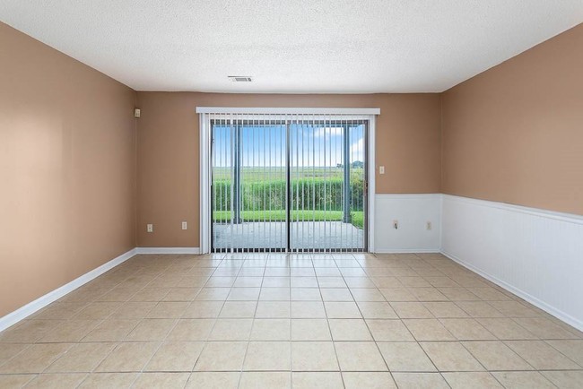 Building Photo - 607 Marshview Cir Dr