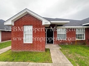 Building Photo - 205 West Lamar St