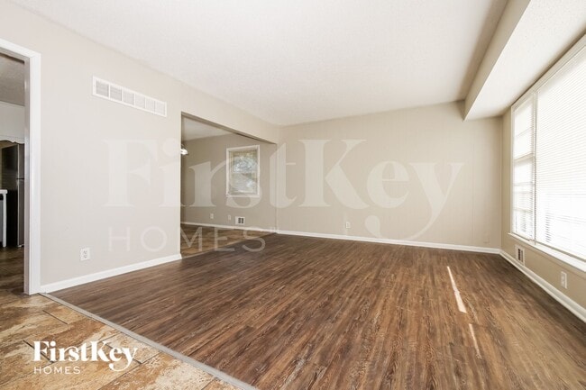 Foto del edificio - 9404 White Ave