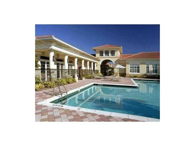 Building Photo - 2556 Centergate Dr