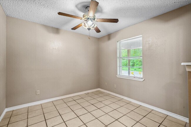 Foto del edificio - 751 Ave B