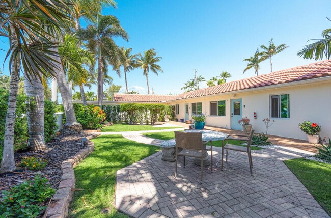 Foto del edificio - 11 Tropical Dr