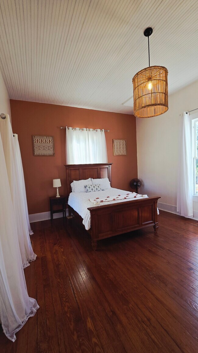 Foto del edificio - 13333 W Main St