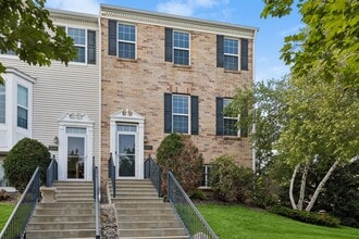 Building Photo - 10002 Gentian Dr