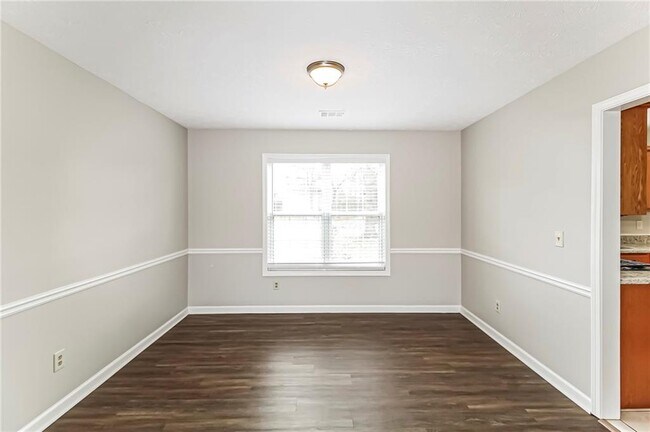 Foto del edificio - 3387 Summit Glen Dr