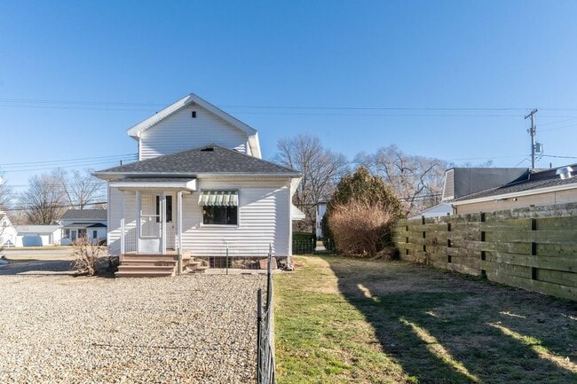 Building Photo - 807 N Eaton St