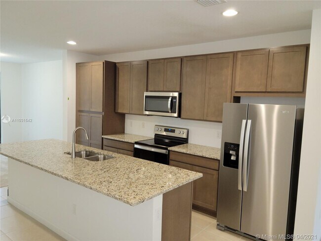 Building Photo - 368 NW 36th Ave