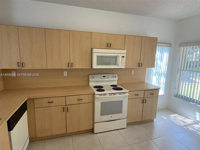 Foto del edificio - 7980 S Southwood Cir