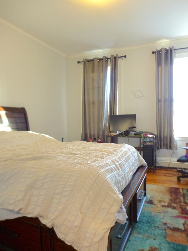 Building Photo - 19 Bucknam St