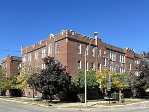 Building Photo - 3008 N Whipple St