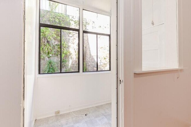Building Photo - 1 bedroom in San Francisco CA 94133