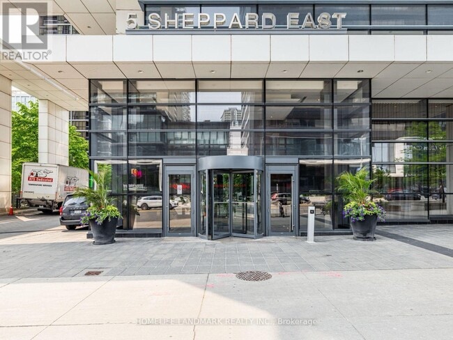 Building Photo - 5-2325 Sheppard Ave E