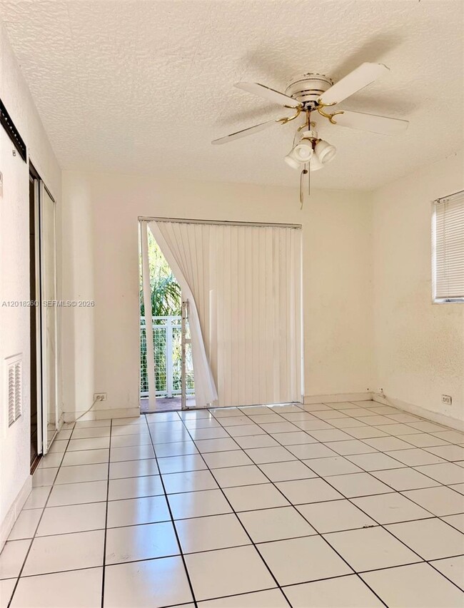 Foto del edificio - 1610 NW N River Dr