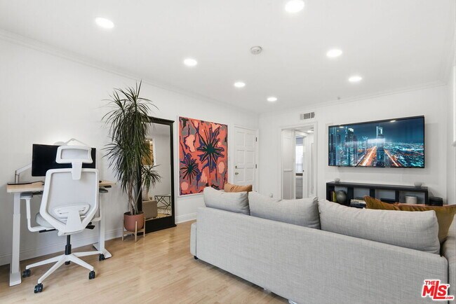 Foto del edificio - 11718 Darlington Ave