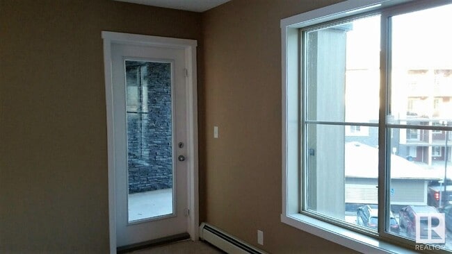 Building Photo - 111 Watt Common SW