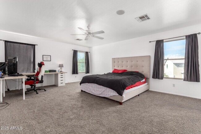 Foto del edificio - 8812 N 67th Dr