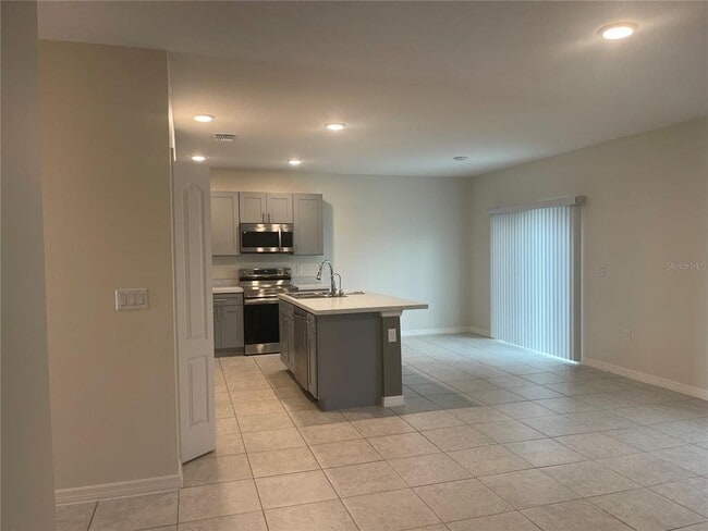 Building Photo - 104 Zinnia Ln