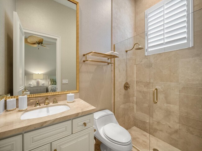 Foto del edificio - 606 Hermitage Cir