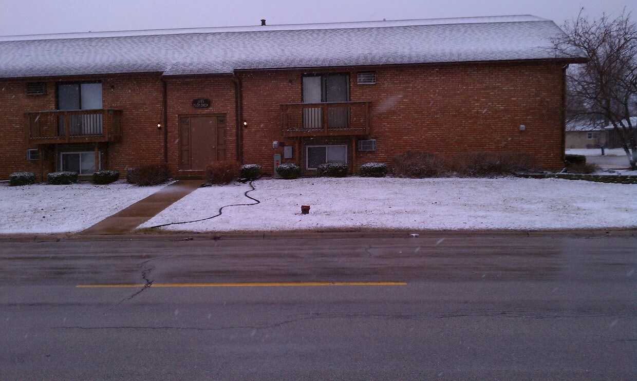 1195 Plum Creek Dr, Bourbonnais, IL 60914 Apartments in Bourbonnais