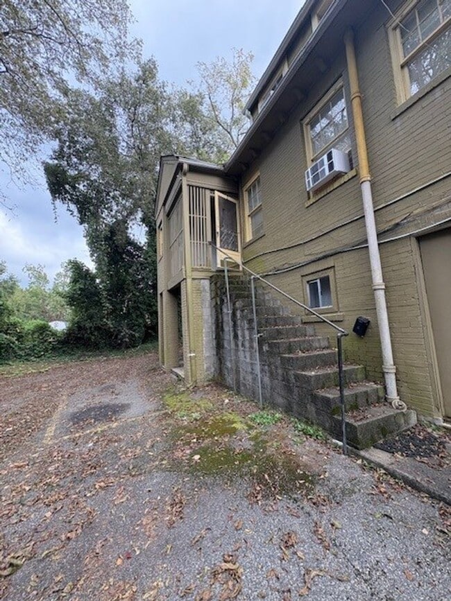 Building Photo - 3373 Vineville Ave