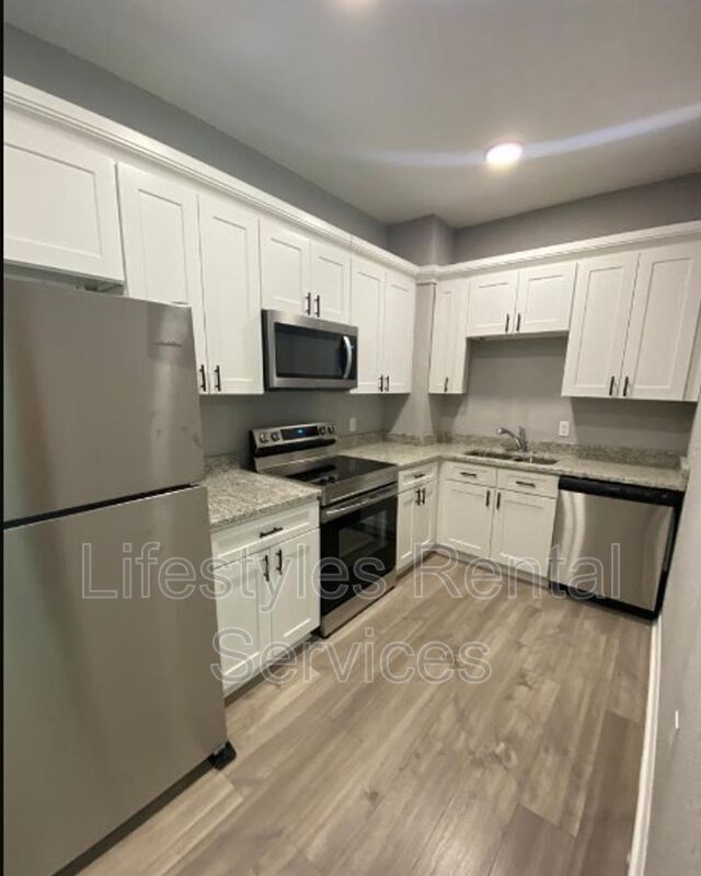 Foto del edificio - 1469 W. 7th St - Downstairs