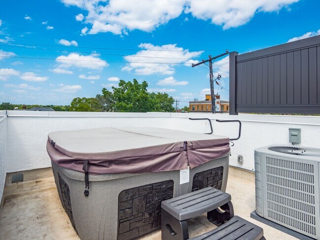 Foto del edificio - 1438 Indianola Ave