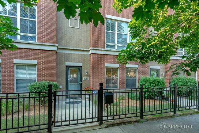 Foto del edificio - 1134 W Washburne Ave