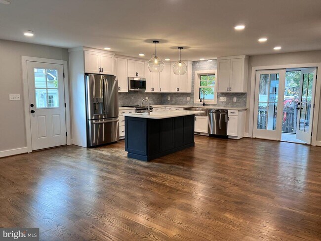 Foto del edificio - 210 Point Ln