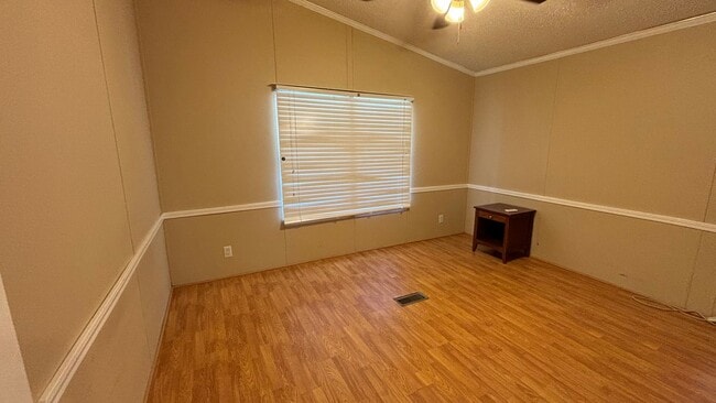Building Photo - Alta Vista Dr