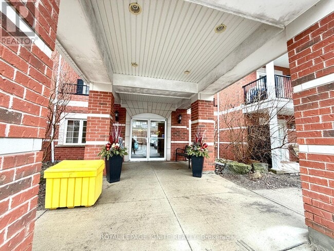 Building Photo - 61 Clarington Blvd