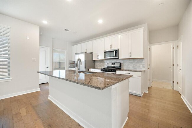 Foto del edificio - 2500 Forest Creek Dr