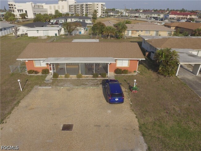 Foto del edificio - 4819 Marine Dr