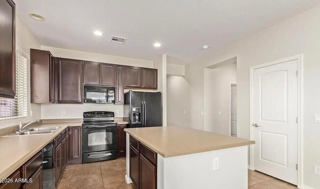 Building Photo - 34578 N Mirandesa Dr