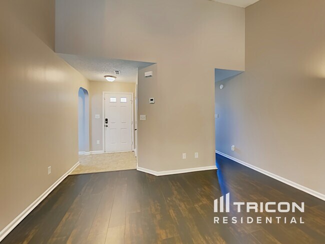 Foto del edificio - 1026 Summit Hills Dr