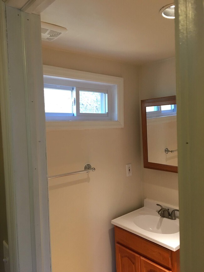 2 Oaklawn Ave Unit 2A, Farmingville, NY 11738 Apartments in