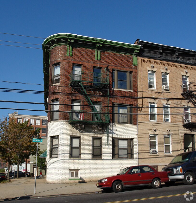 Building Photo - 46 Broadway